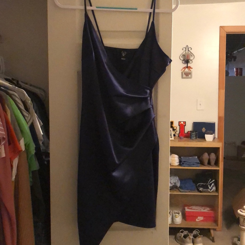 blue dress